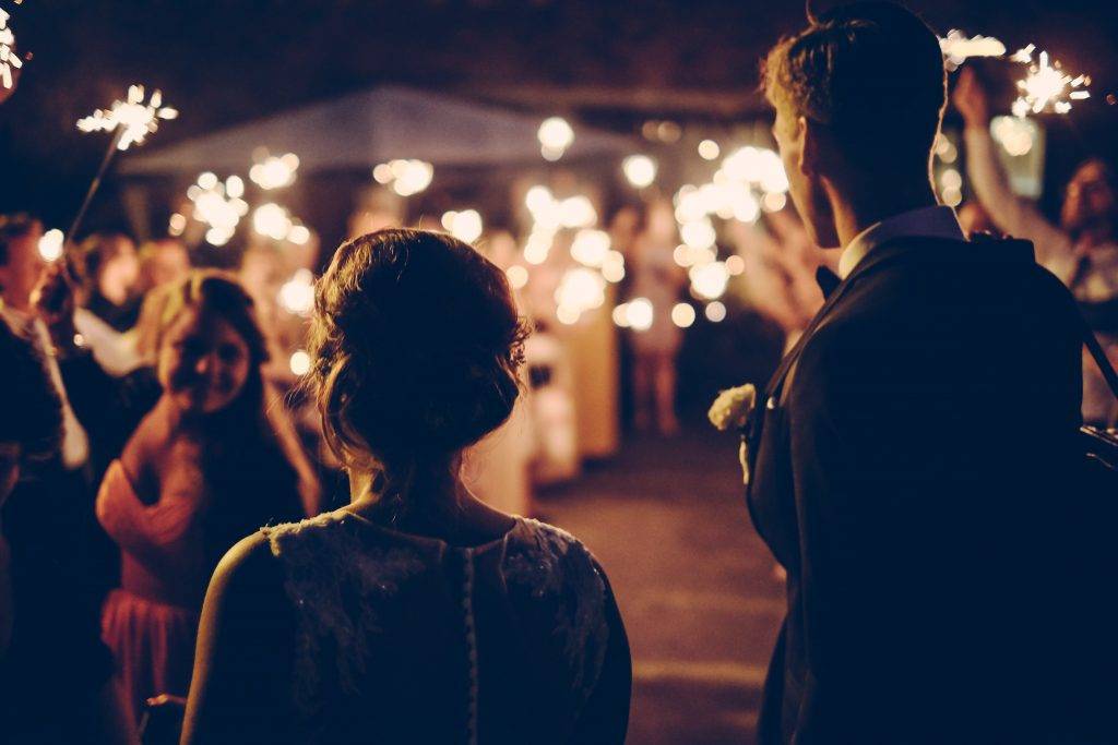 Tinsley Ariana Keefe’s Guide On Indoor vs. Outdoor Wedding Ceremonies in OKC: